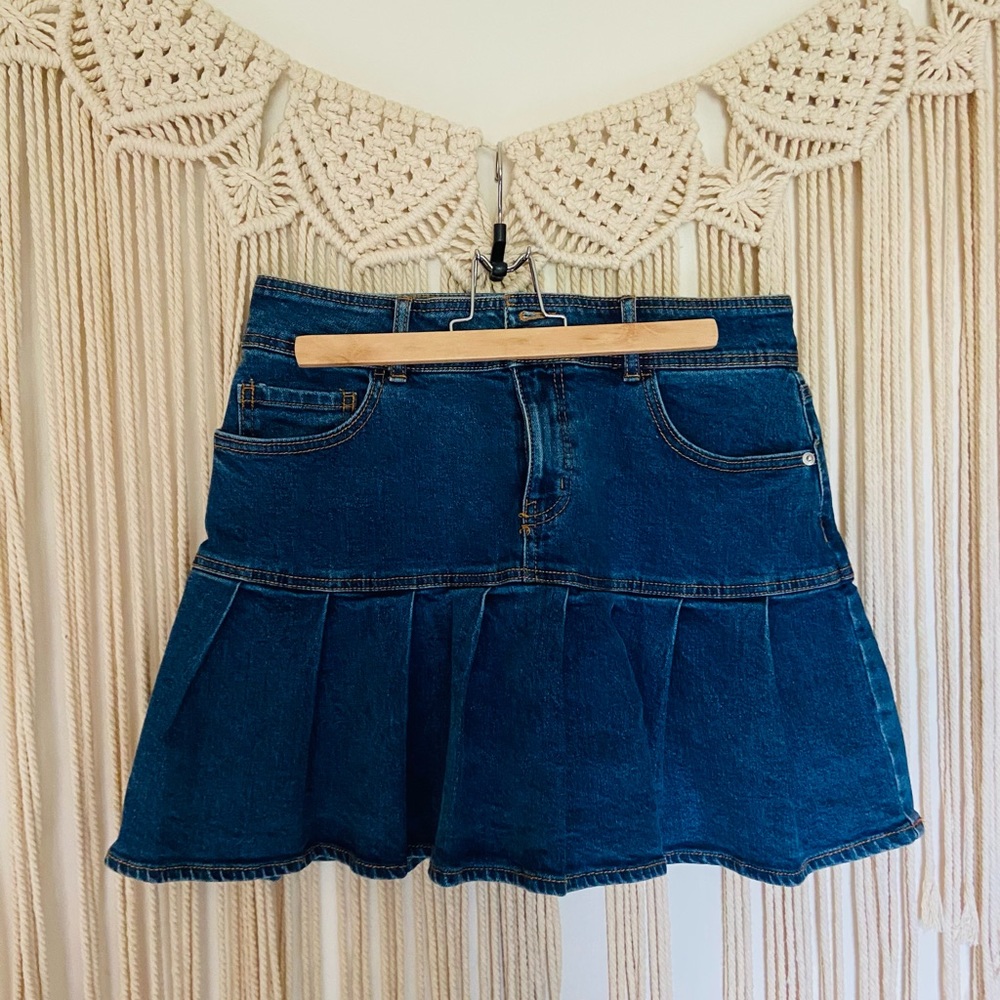 Denim pleated skirt